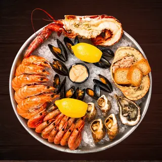 Fruit de Mer for One with Half Lobster