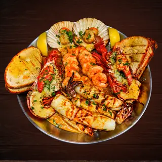 Shell-off for Two with One Lobster