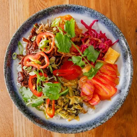 Braised beef shin rice bowl